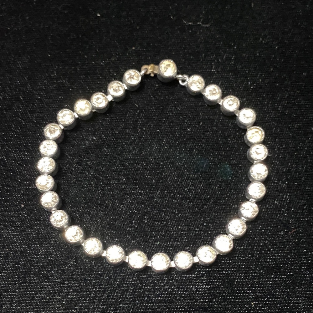 Elegant vintage Silver crystal 7 inch Bracelet